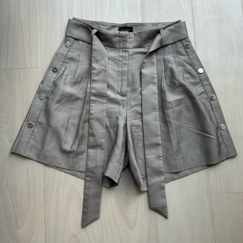 LIU JO Shorts - Picture 2 of 9